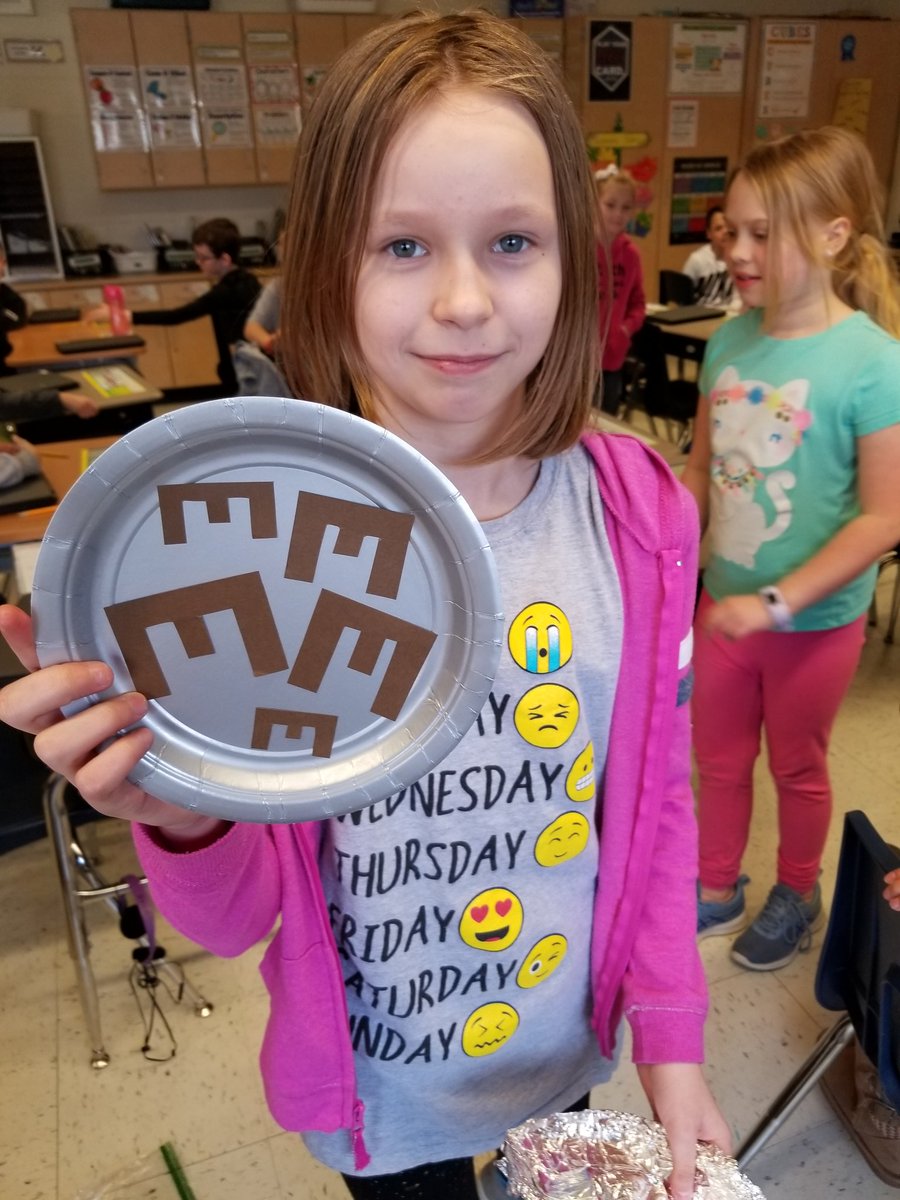 mrschilicki's tweet photo. Taylor brought me a "brownie" today! 🤣 @agsschool101 https://t.co/ItilYG2ynx