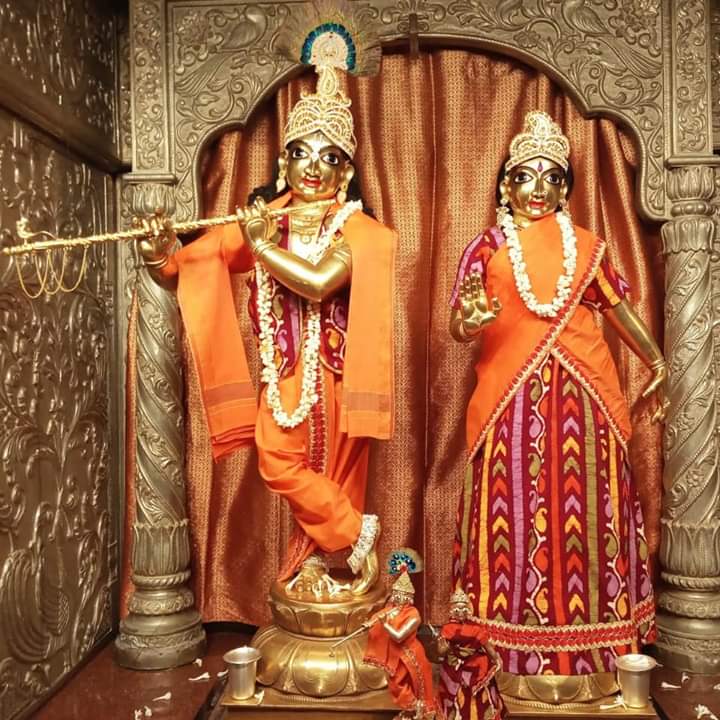 ISKCONBangalore's tweet photo. #TuesdayMorning #mangalarati #Blessings from Their Lordships #today on #HareKrishna Hill 2nd #AprilWish https://t.co/Devi4KKkAA