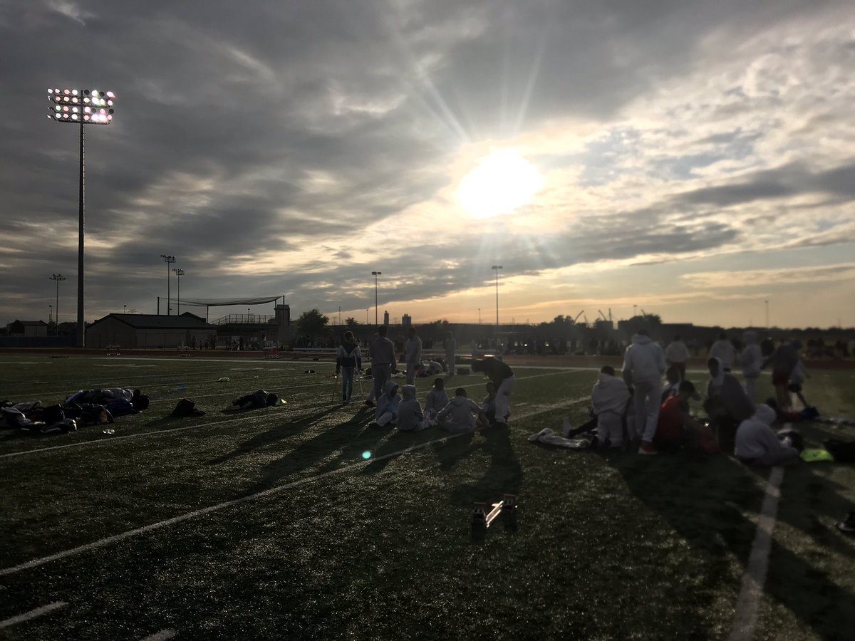 combs281's tweet image. Congratulations to all of the students competing in this evening’s jr high district track meeting at @ManvelHS. #MyAlvinISD