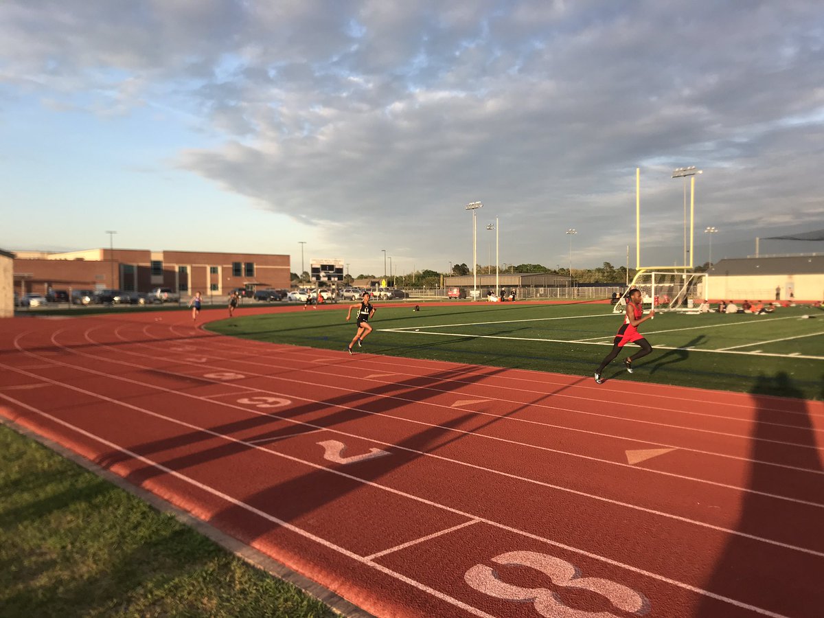 combs281's tweet image. Congratulations to all of the students competing in this evening’s jr high district track meeting at @ManvelHS. #MyAlvinISD