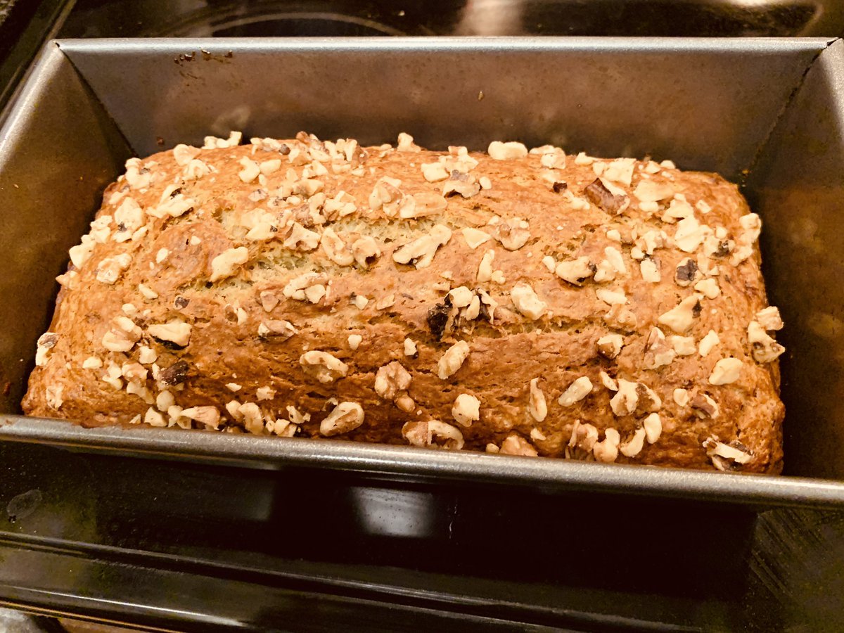 Cazzygirl1's tweet image. Homemade Banana Bread. This is what I do when money is tight ❤️ #freezerbananas #pantrycooking #savingmoney
