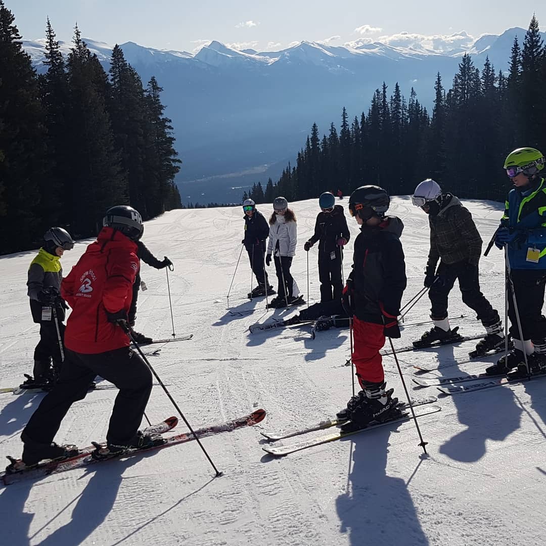 DesignSaltus's tweet image. Day 3 on the slopes. Another sunny day! #saltus #saltusdesigntechnology #saltusskitrip2019 @DesignSaltus @MarmotBasin