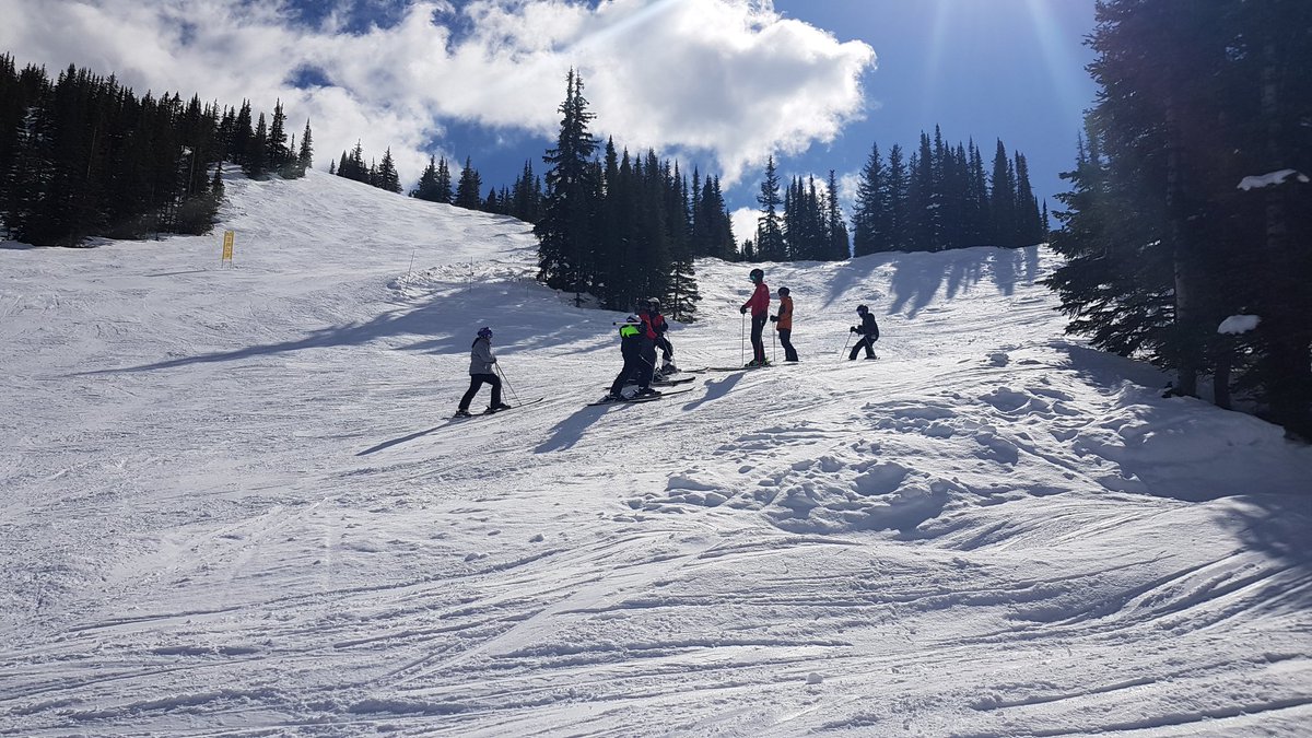 DesignSaltus's tweet image. Day 3 on the slopes. Another sunny day! #saltus #saltusdesigntechnology #saltusskitrip2019 @DesignSaltus @MarmotBasin
