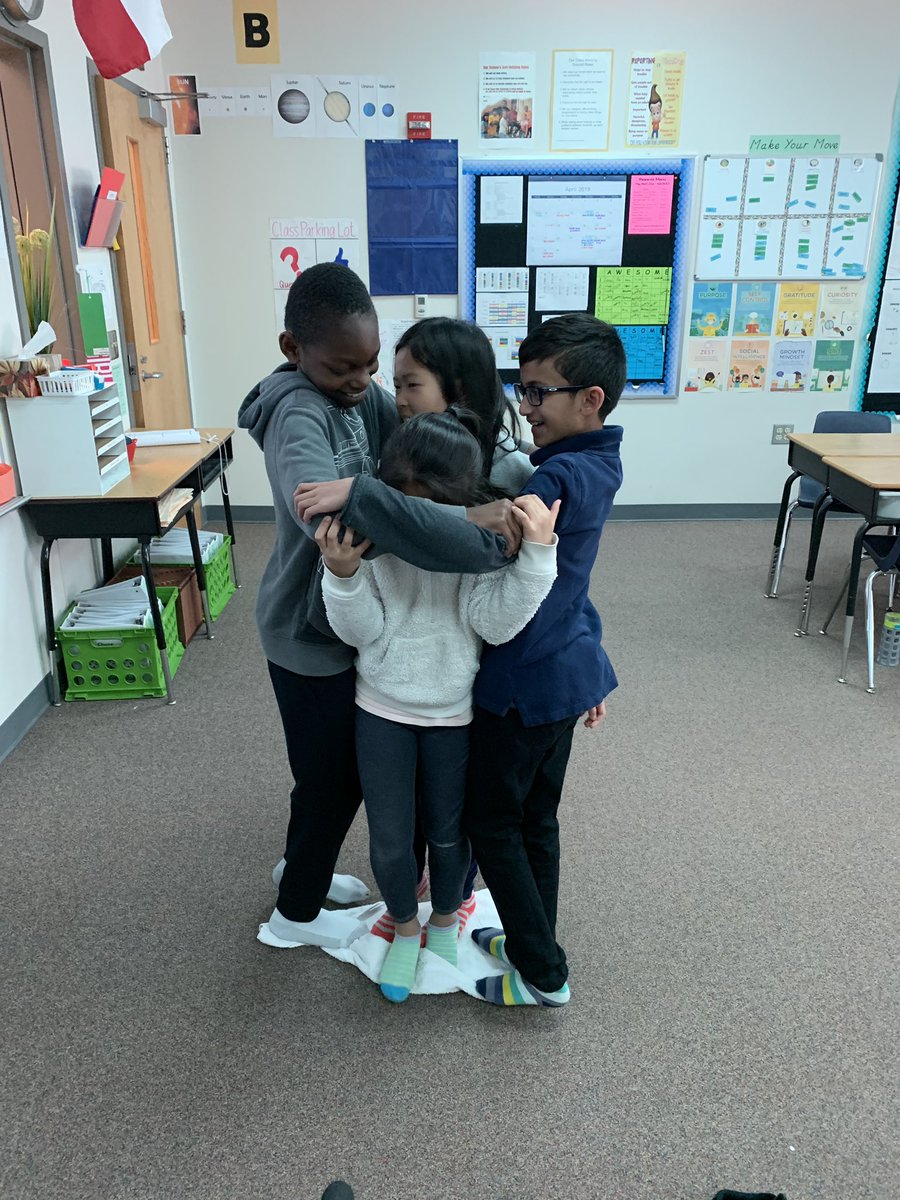 mrsnganha's tweet photo. Team building with Mrs. Ha’s class! #teamworkmakesthedreamwork #FriscoFutureReady @AshleyElem https://t.co/YVxqFk86eT