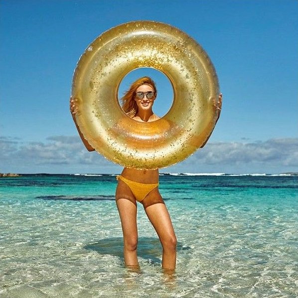 GracedWorld's tweet image. With the stylish new "Fashion shiny inflatable float" You'll be the most glamorous swimmer in the pool. 😇
.
.
#fashion #shiny #inflatablefloat #pink #summeraccessories #poolaccessories #inflatables #float #poolfloat #beach #beachaccessories #gracedworldonline_spain #gracedworld