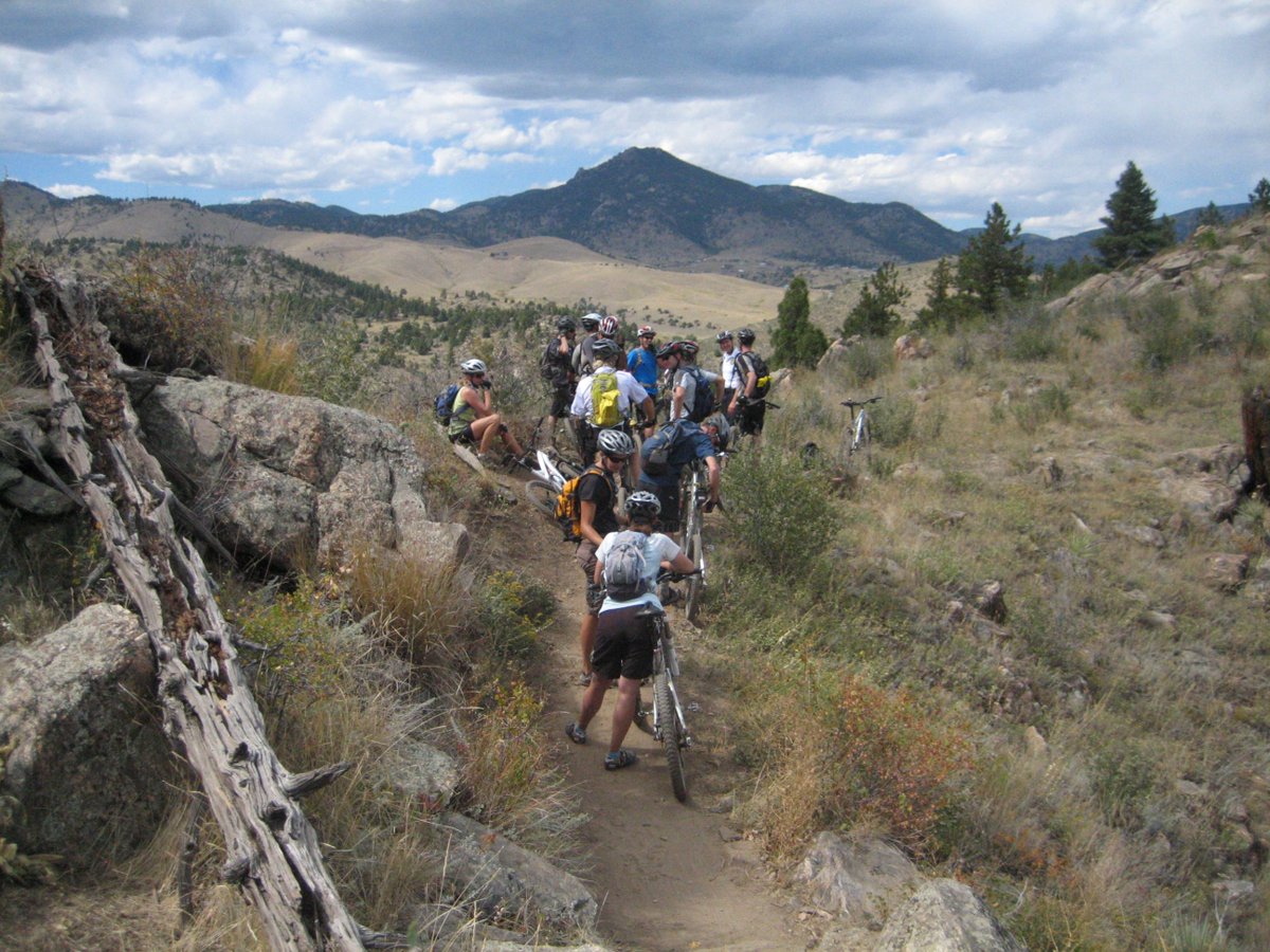 JeffcoOpenSpace's tweet photo. Planning some warm-weather outings w friends on #jeffcotrails -DYK group activity in JCOS with 9+ bikes or 15+ pedestrians requires a permit? Know the regs &amp; fill out a General Use Permit App for lrg group activity: 
https://t.co/bKDblwWe8E 📷@fleetfox13 https://t.co/EEmAHlRXwe