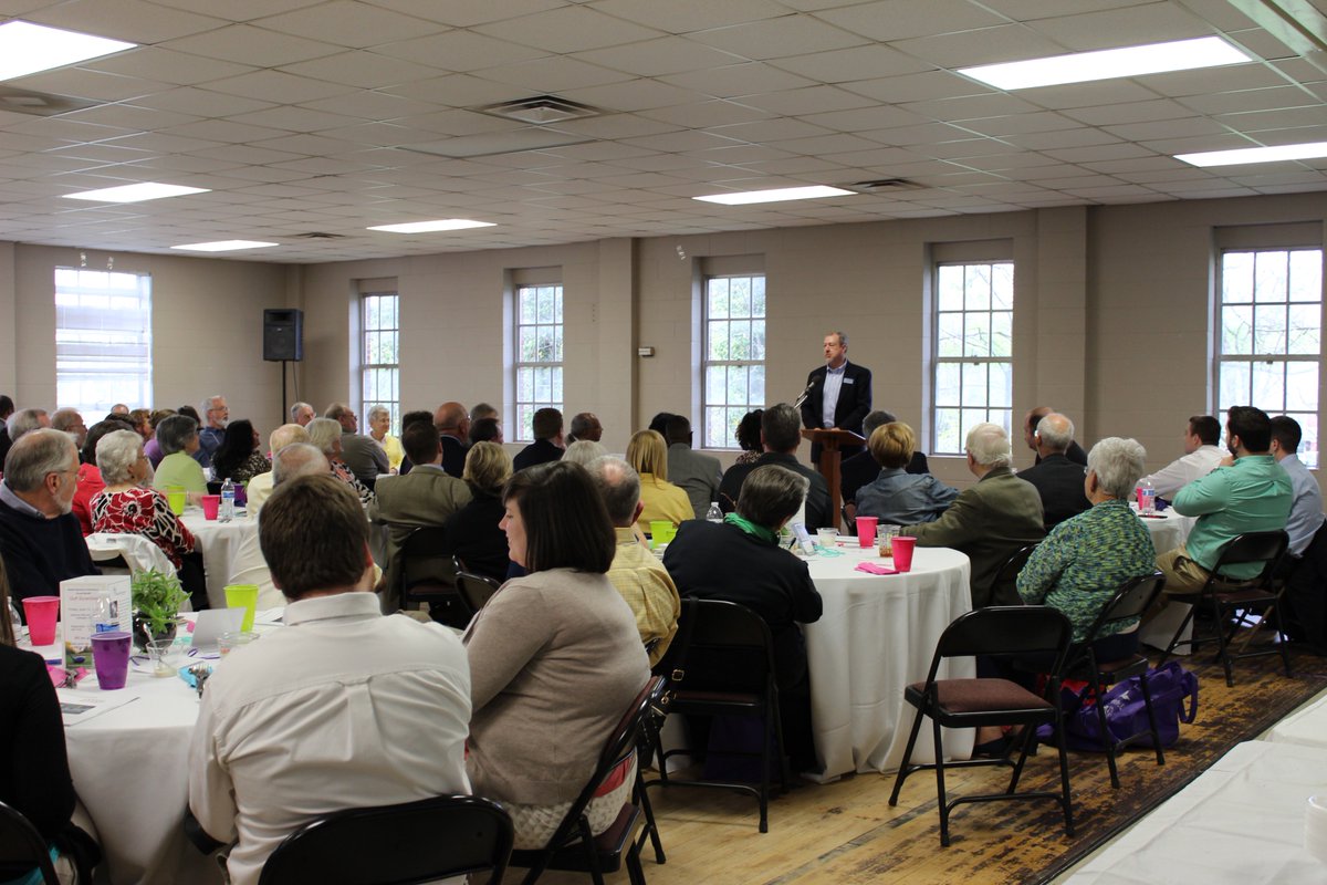 BaptSemKY's tweet photo. Check out this throwback from the 2015 BSK Banquet! Are you registered for the 2019 Banquet on April 26? For more information or to register, visit https://t.co/88mNfsFKV1 https://t.co/6jWLdGxHfI