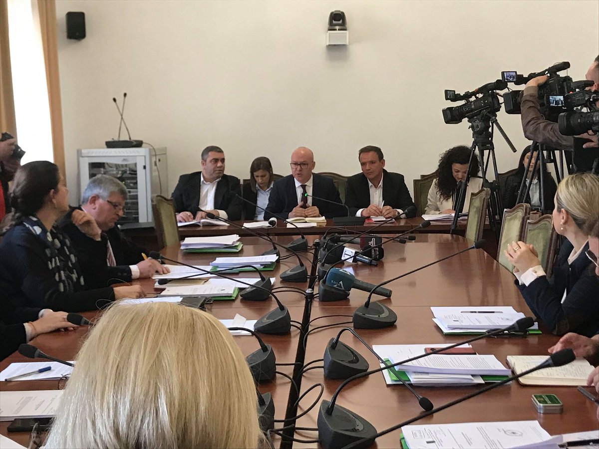 ArbenMukaTr's tweet photo. #audiovisualmediaauthority #presents #annualreport #2018 #in #albanianparliament #01.04.2019Audiovisual https://t.co/gwYe6UnOBq