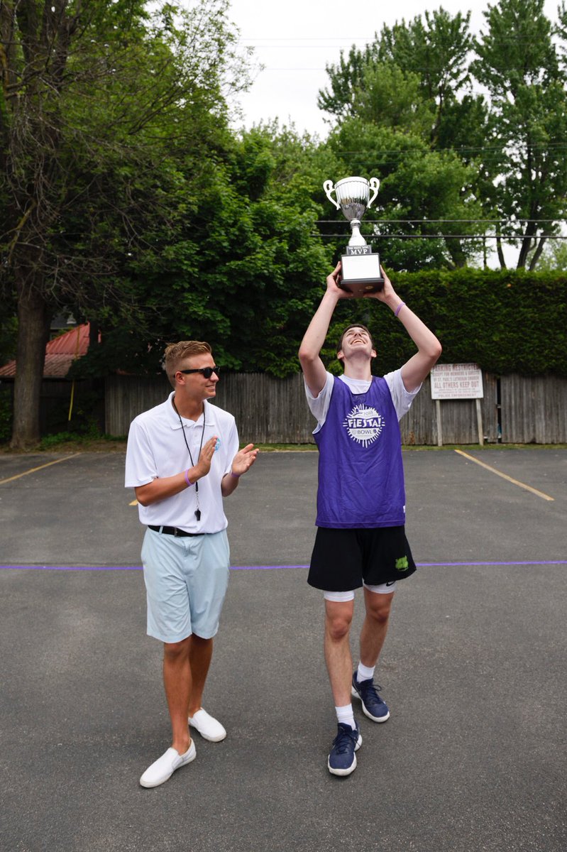 FBowl2021's tweet photo. Want to be holding up the trophy? Registration for this year’s 3-3 tournament on June 8 is live for boys and girls! Just head to https://t.co/2LI25H8Md4 to sign up, Up to 4 players a team and $25 dollars a player. Make your team NOW! https://t.co/ceQoPnunbt