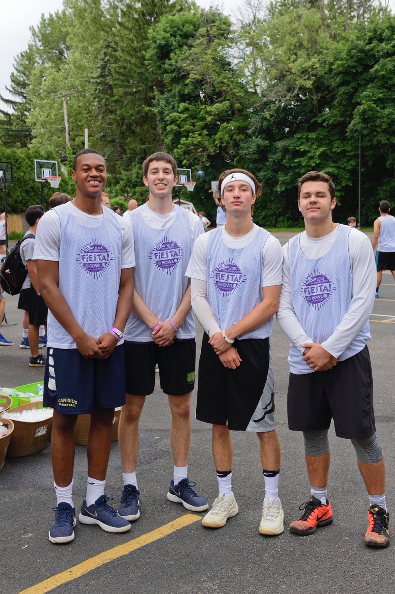 FBowl2021's tweet photo. Want to be holding up the trophy? Registration for this year’s 3-3 tournament on June 8 is live for boys and girls! Just head to https://t.co/2LI25H8Md4 to sign up, Up to 4 players a team and $25 dollars a player. Make your team NOW! https://t.co/ceQoPnunbt