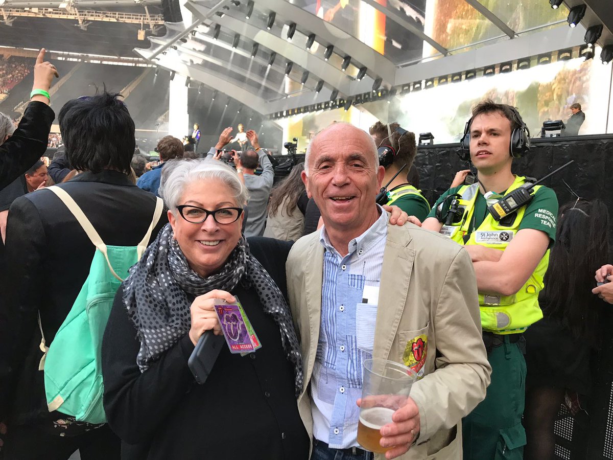 cwregle's tweet photo. Just heard of the death if my very close friend #ShelleyLazar #ticketqueen. I am heartbroken. so proud to have called her a friend and "adoptive sister". so many happy memories. https://t.co/6Rfi5oNVG5