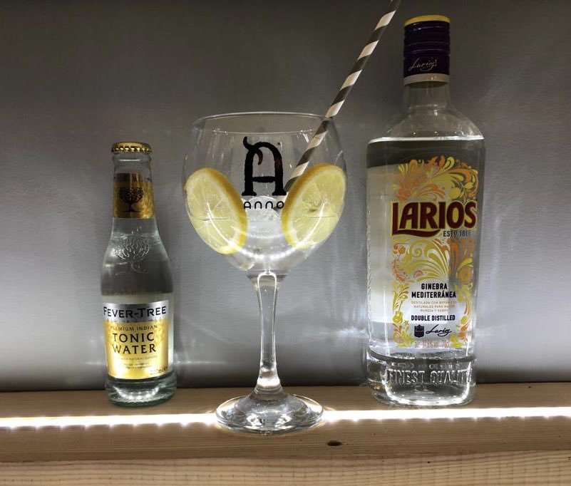 The gin of the week this week is Larios Dry Gin. Come along to try it for yourself at a discounted price for this week only :)
#finnsbar2019 #finnsginsandrealales #larios #gin #ginoftheweek #fevertree