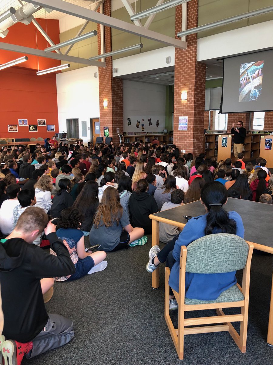 SpartanLibrary1's tweet image. The crowd for Andrew Smith’s visit today! ⁦@LeanderISD_Lib⁩