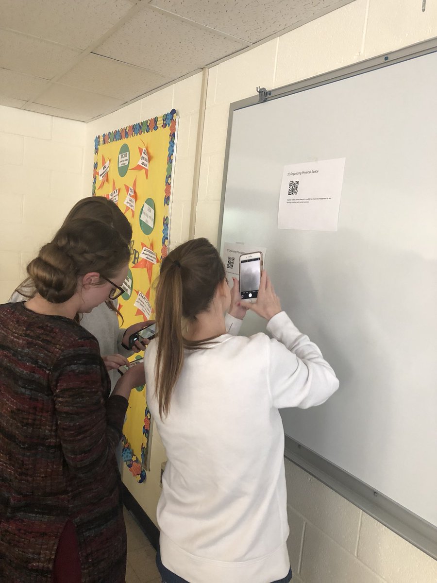 aabell94's tweet photo. Presentation day! Students teaching each other. #UsingQRCodes #GrowingFutureEducators #LWC https://t.co/RzFlwrsswS