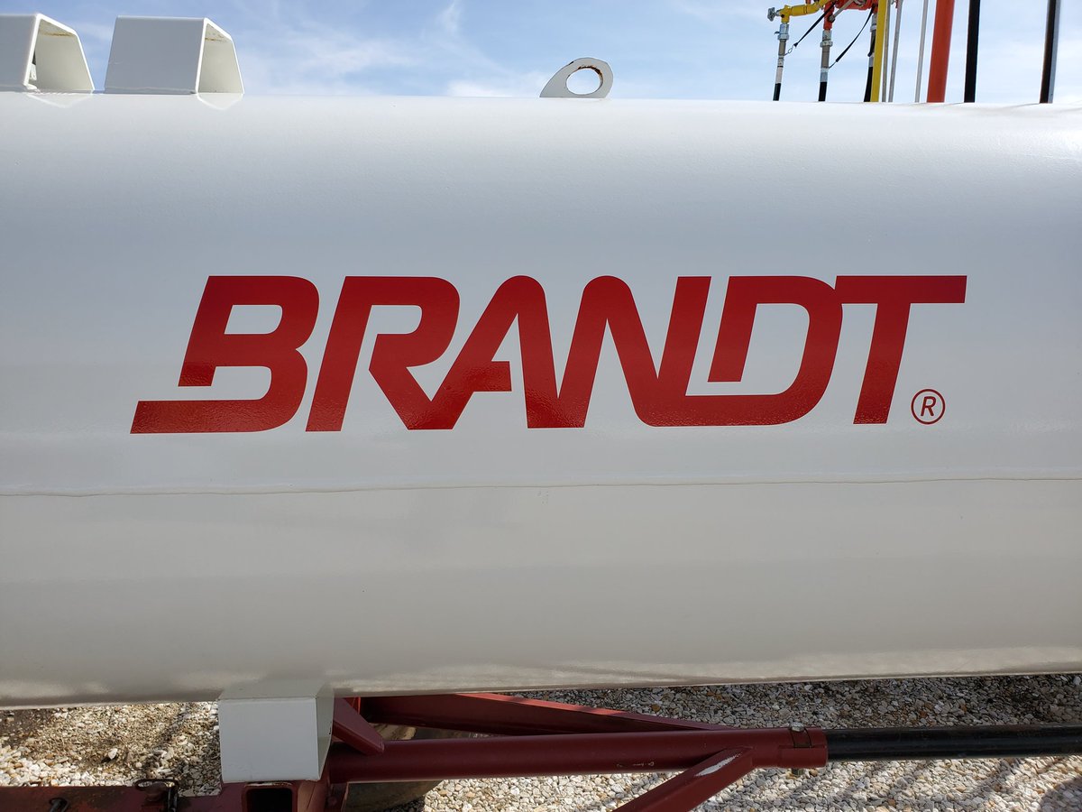 ILFERTCHEM's tweet photo. IFCA would like to thank Sen Steve McClure for touring Brandt today.  We talked to the Senator about crop protection products, issues facing ag retailers and the Illinois business climate. #Fertilizer #agretailers #agretail #agnews #agtwitter #friendofag @BRANDT_co @ILSenateGOP https://t.co/Y5W4kc8vkB