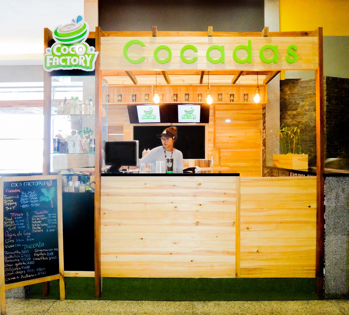 CCLIDER's tweet photo. Seguimos apostando por ti Venezuela, quisimos darles una grata sorpresa:
la tan esperada apertura de Coco Factory en la #FeriaCCLIDER porque #sincocosNOhayparaiso
¡Anímate y ven por tu cocada perfecta! 🥥❤
#estrenandolocal #cocofactory #cocadas #nivelferia #cclider https://t.co/dWuNVkMFq5