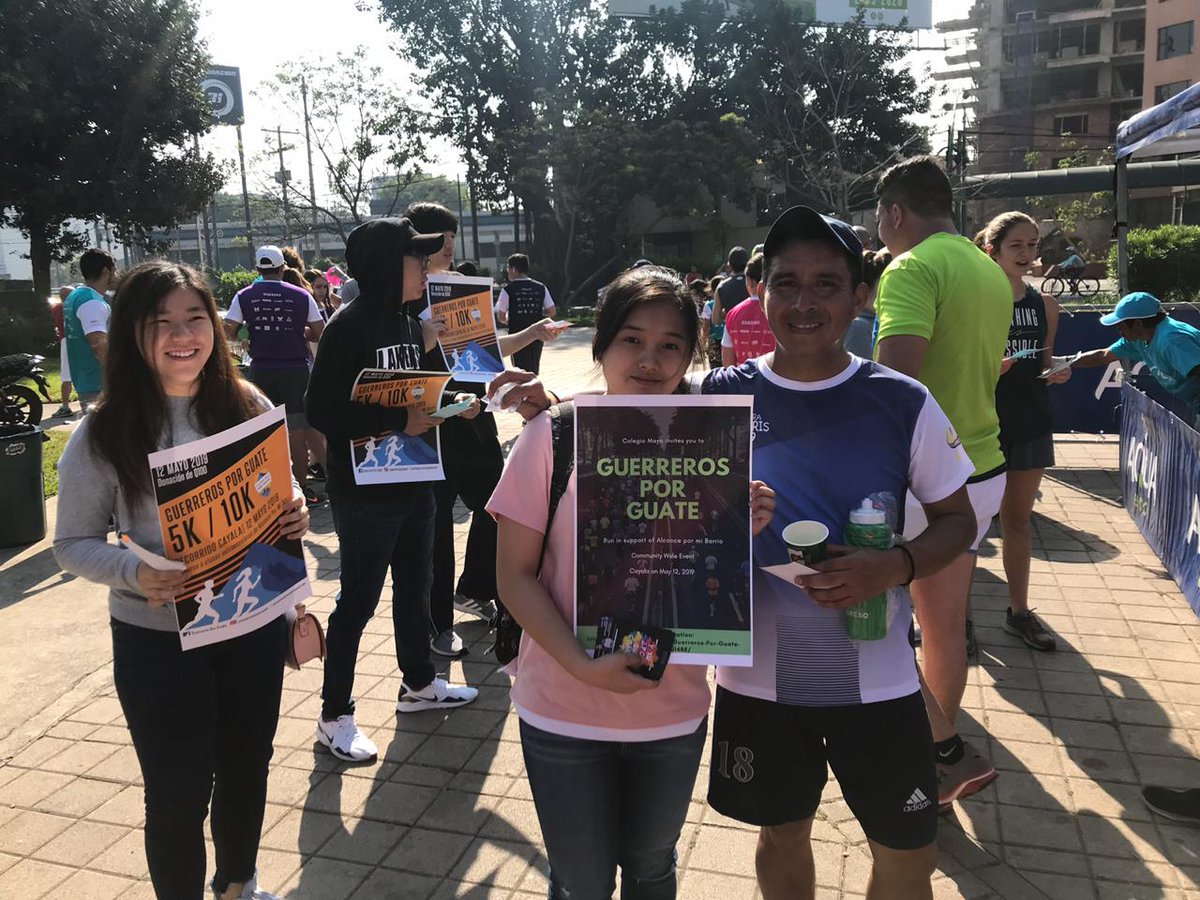 nhs_maya's tweet photo. Compartiendo información sobre la Carrera Guerreros Por Guate con los corredores de la carrera Arcoiris.  Esperamos a todos el 12 de mayo en Cayala! @colegiomayagt https://t.co/FAnvSoJ9YK