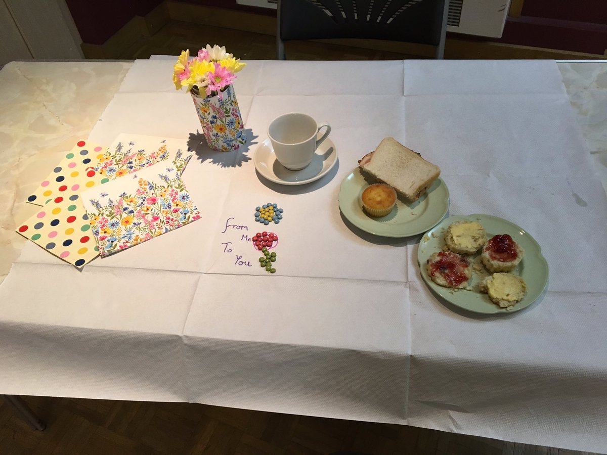 Tonight’s meeting saw the girls working in almost silence preparing afternoon tea for their Mum’s arrival at 8pm. They then serve them and talk to them, finishing off the evening with 6 girls making their promises.