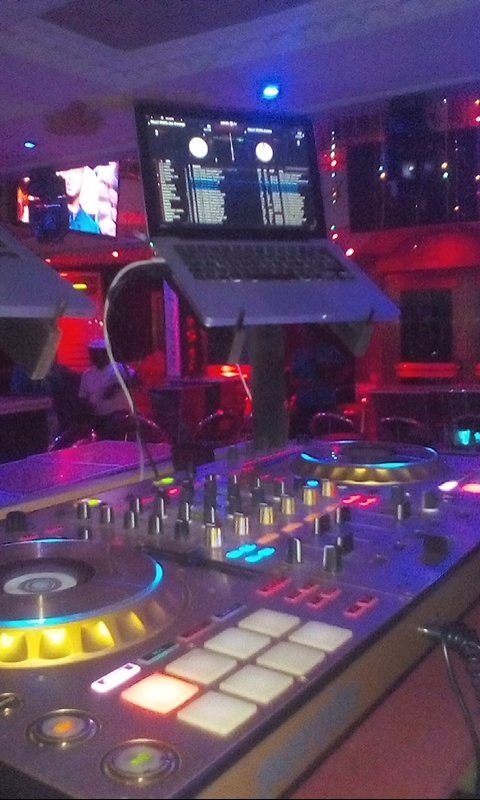 djscratchangel's tweet photo. 100% Kamer Music Monday at #SUN_CITY_DEIDO 2nite 
@LordidRadio https://t.co/NkWnl8PRpy