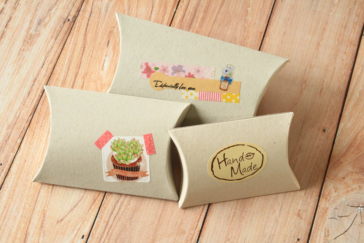 lemoncatshop's tweet image. Lovely Chipboard Grey DIY pillow box blanks - now restocked! 
bit.ly/2Q66hNJ
#wedding #giftbox #favourboxes #packaging #craftsupplies #giftwrapping