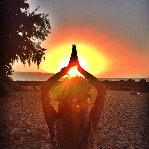 cxradio's tweet photo. Que tal começar a semana escutando um #Reggae e mentalizando o mar? Clique e escute as melhores: https://t.co/e29NZWD4tr https://t.co/BnOuXMwyhJ