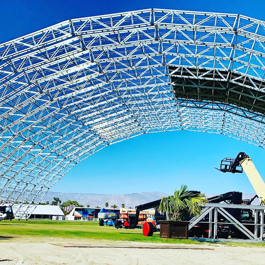 Josh_Tij's tweet photo. 🚧Up &amp; Up It Goes!🚧🚀 #coachella #Coachella2019 #stagecoach #stagecoach2019 #production #festival #musicfestival https://t.co/MqIXGKWwSl