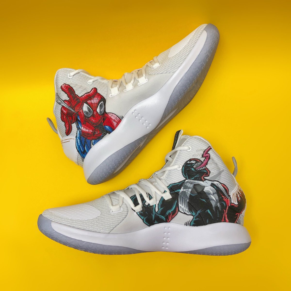 melonkicks's tweet photo. NIKE HYPERDUNK X
"SPIDERMAN vs VENOM"
#nike #nikebasketball #nikehyperdunk #hyperdunk #hyperdunkX #spiderman #venom #spidermanvsvenom #marvel #marvelcomics #peterparker #customshoes #melonkicks #tarragoteam #tarragosneakerscare #fromalcobendas #alcobendas #qualityoverquantity https://t.co/hiW7bITdPV