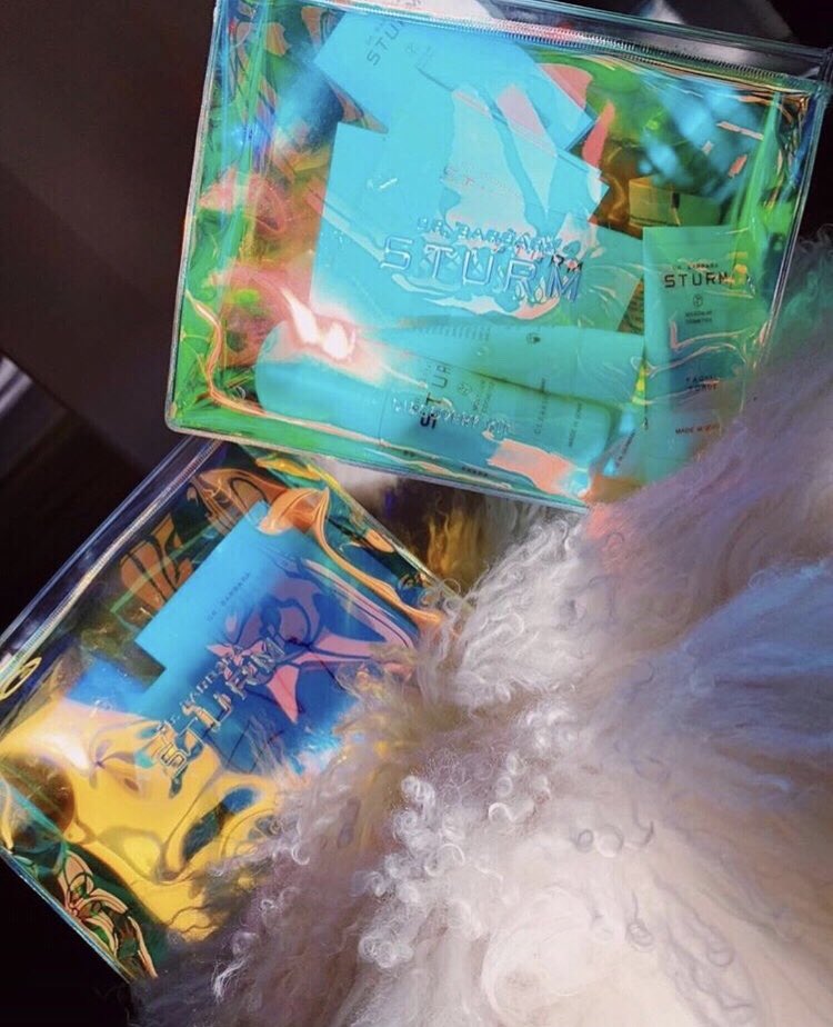 Skinstation_UK's tweet image. ✨Only the Essentials of course✨

💎 skinstation.co.uk/dr-barbara-stu… 💎 #drbarbarasturm #sturmglow #skincareroutine #essentials