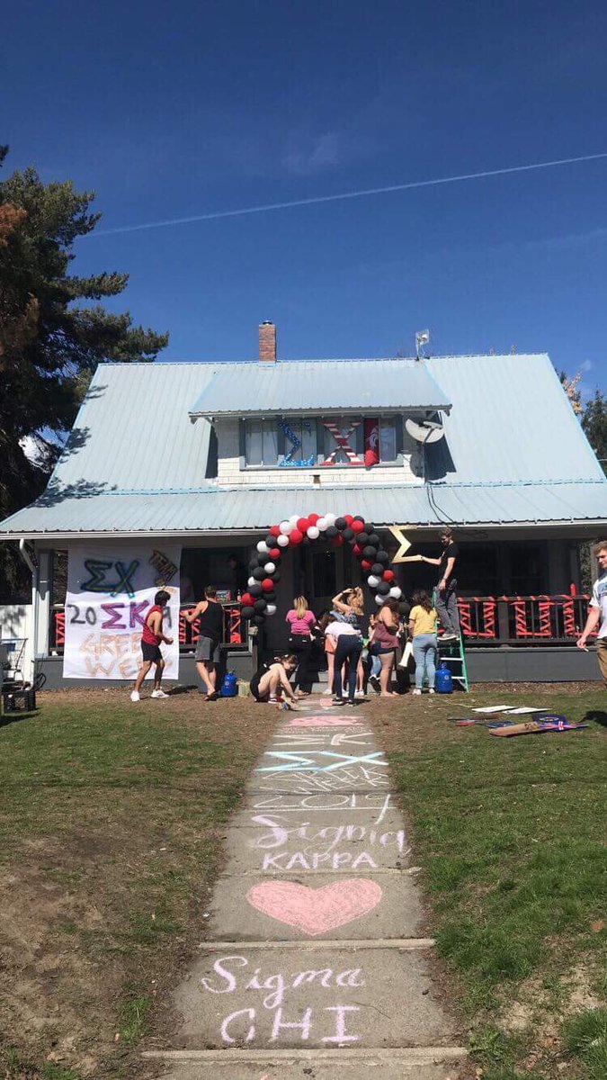 Had fun decorating @SigmaChiWSU with the men of @SigmaChiWSU!  @WSUGW19 #team6 #teamthewho 🤩🙌🏻