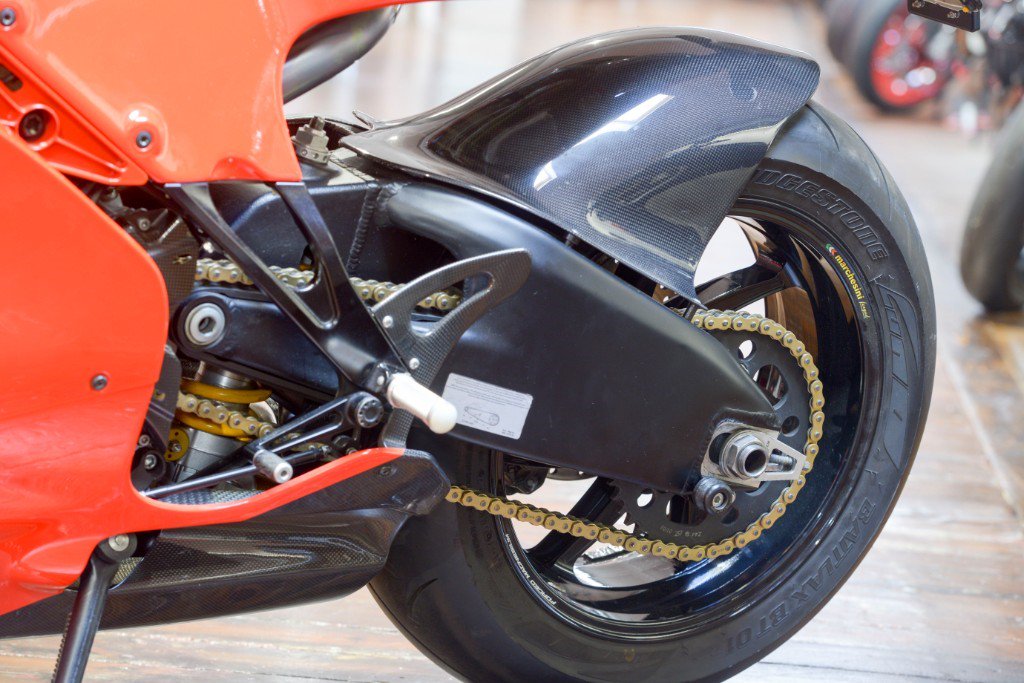 BikeSpecialists's tweet photo. Ultimate Ducati Desmosedici only at https://t.co/G1Wlm1FiGj
One of only 1500, ours is number #934 👊https://t.co/qVnB29aUlt
#Ducati #DucatiDesmo #Desmosedici #Rosso #DucatiRosso https://t.co/qEp3q5H8sJ