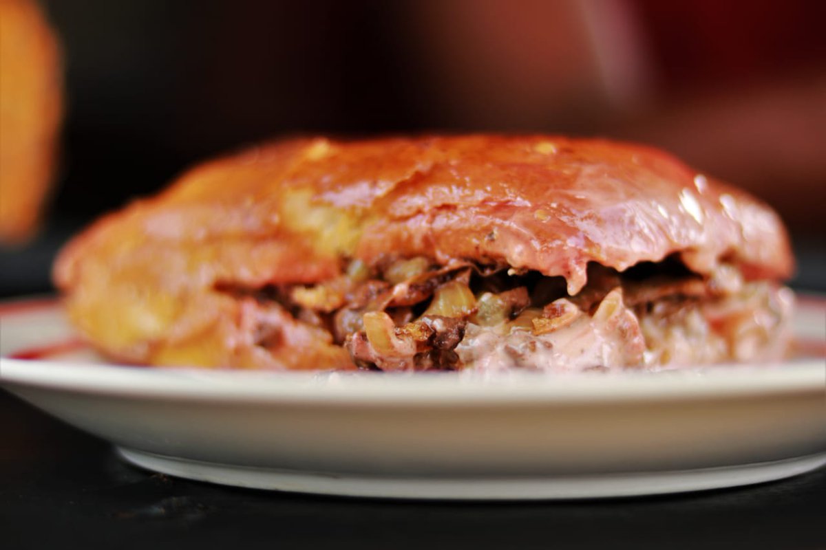 sgimba_nosam's tweet photo. @Bazelblaze A meaty, flavourful, juicy🍞🥩kasi bun 

__________________
___________

#sgimbanosam
#KasiTour #Dambuza
#searchingfortastystreetcuisine
#foodstagram #foodie #Foodiechats https://t.co/08aYzAjtUY