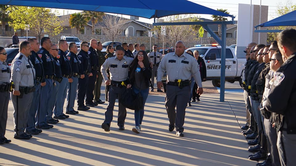IrisLopezOnAir's tweet photo. How beautiful is this. 💙 The El Paso County Sheriff's Officers Association organized for several local Law Enforcement Agencies to escort the daughter of fallen Deputy Herrera into school this morning. These photos they shared on their Facebook page just warmed my heart. 💙 https://t.co/MDc1YRyqYD