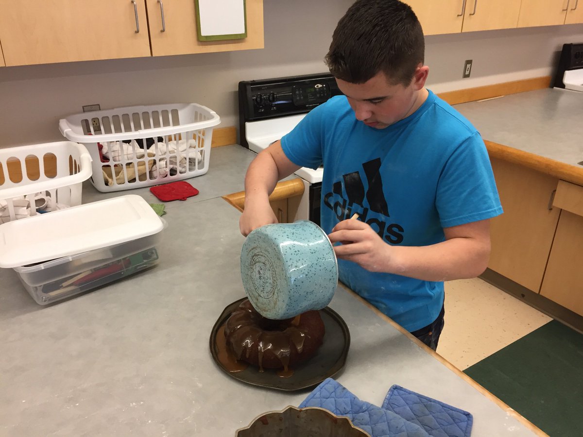 nick_g_ellis's tweet photo. Baking club did some fantastic work with this English classic. #toffeepudding #bakingclub #HDMSpride https://t.co/iD2mDbLpGF