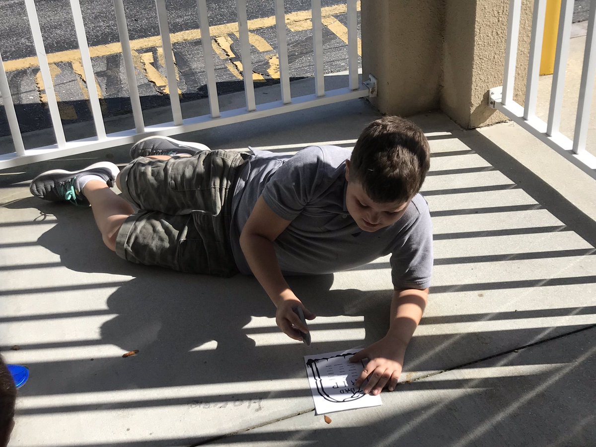 PoincianaCCPS's tweet photo. Ms. Jewell's students took advantage of the nice weather to place phenomenal vocabulary words on the sidewalk by our intermediate classrooms. #FSAWriting #PESRoad2Success #UseBigWords https://t.co/f45MKa4kdn