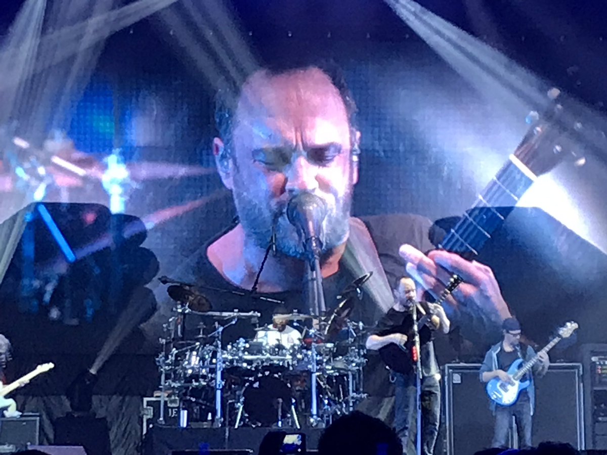 MatteoGuidetti's tweet photo. Grandissimo #concerto @davematthewsbnd  #sound #bstrong #europeantour2019 #bologna #amazing https://t.co/W9qudikbfR