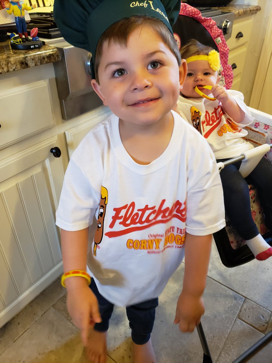 LadyBugM7's tweet photo. How Cool is this? 
Chef Boy R Leech and his Sous-chef Landrie Mae look awesome in their new T-shirts. Thank you to Fletcher's  Cornydogs.  @fletchersdogs  @fletcherscornydogs #fletchers  #fletcherscornydogs #StatefairofTexas @statefairoftx #ChefboyRleech #kidchef  #fairfood https://t.co/1Qqi7bnMmb