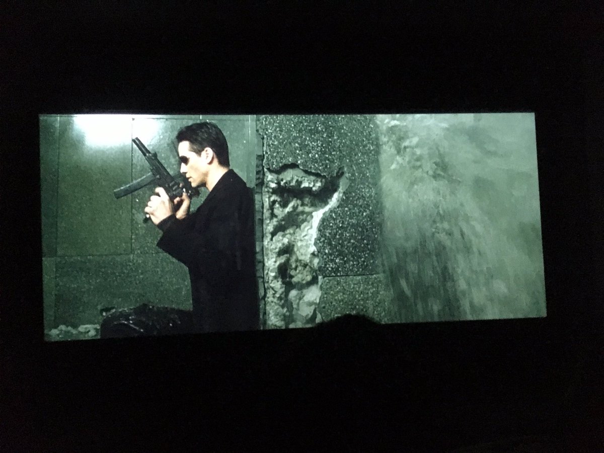 19SCamacho's tweet photo. Celebrando los 20 años de #matrix que bueno que la volvieron a poner en pantalla grande @Cinepolis que Chingones eran los 90’s #Matrix20 #90s https://t.co/FK6EX1qyKG