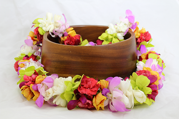 AlohaIslandLei's tweet photo. Graduation season is right around the corner!!! Schedule your lei delivery in advance and we'll make sure it arrives on the day you choose! #aloha #lei #hawaiianlei #alohaislandlei #luckywelivehawaii #oahu #lethawaiihappen #graduation #graduationlei https://t.co/NSjAkFe95h