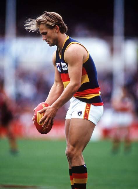 Fikri68220510's tweet photo. Chris Hemsworth Looks like Tony Modra. Please do Tony Modra biography movie. #ChrisHemsworth #TonyModra #football #biography #drama #sport #movie #actor #thor #AFLโ โ โ โ โ โ #amazing #Avengers #Marvel #life #cinema #Art https://t.co/1S6dQhvQVH