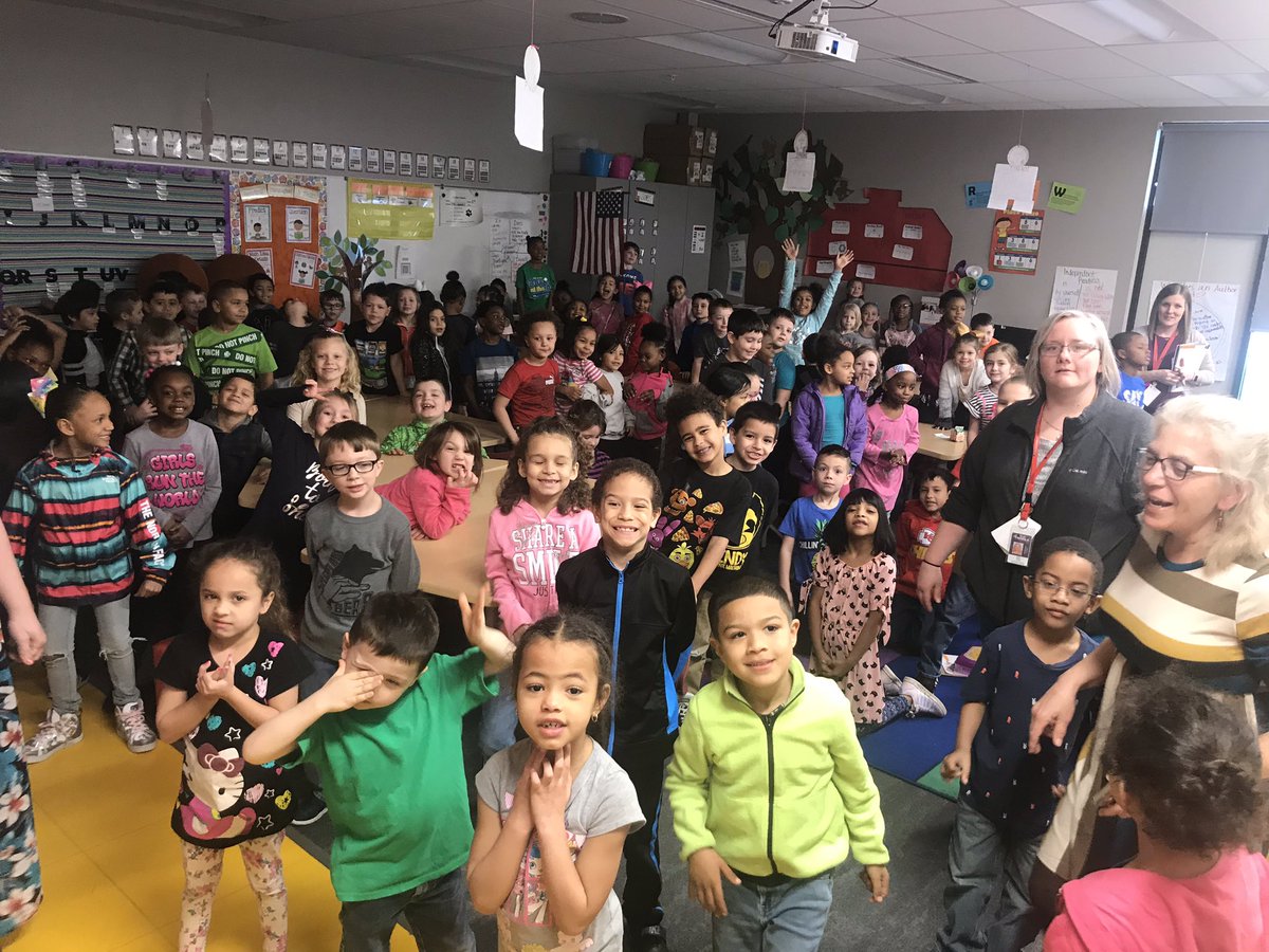 Happy April Fools Day!! We started our day off with getting pranked by Mayes’ class and then pranking all of first grade. We slowly piled into each room one by one, adding a class each time we went. We even managed to get a couple second grade classes too!#Jardine501 #WeAreTPS