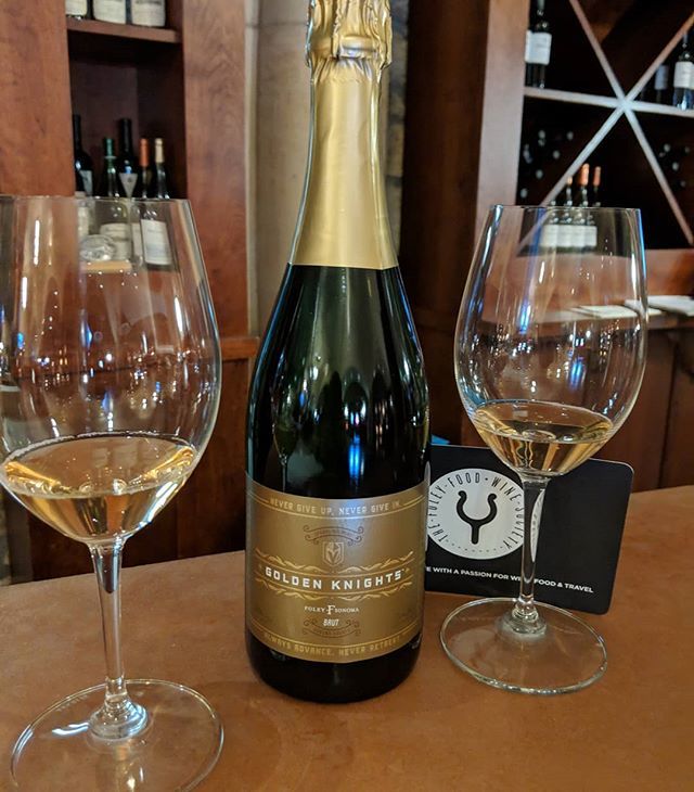 Sweet ending to a great weekend. 🍾🍾🍾 Finding the VGK sparkling wine at one of my favorite wineries. Just had to buy me some for the playoffs.  Go Knight's 🏒🏒🏒 #aloefun #vegashockey #vegasborn #goldenknights #foleyfoodandwinesociety