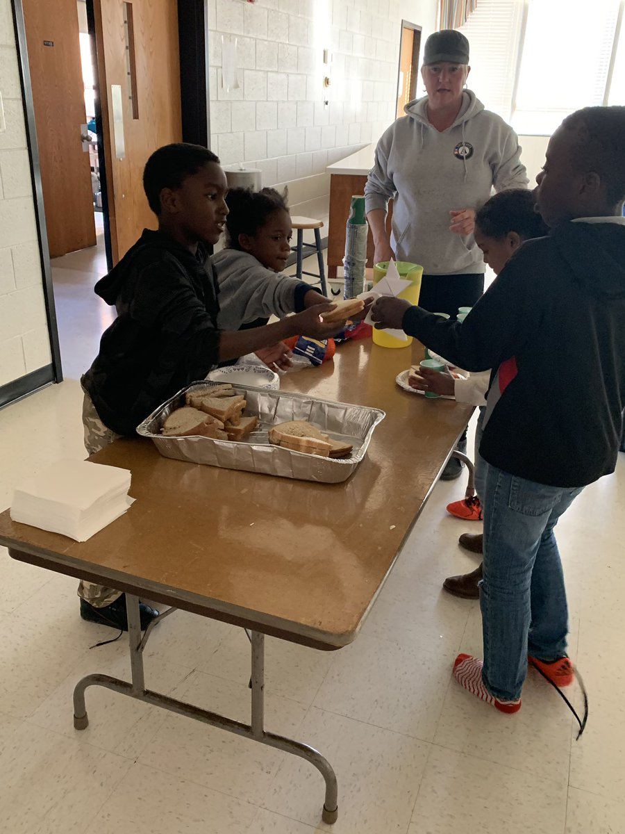 GUSFoundation's tweet photo. The littles taking their turn to serve dinner tonight. #soccerNstudies @MauriceEdu @GSOFamilies  @NC_Fusion https://t.co/oPRSw3WG9j