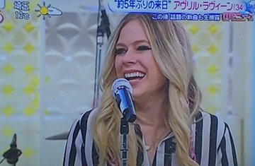 みんなの感想 アヴリル ラヴィーンが スッキリ に出演 評価 評判は 19年4月2日放送 大人のための洋楽ガイド