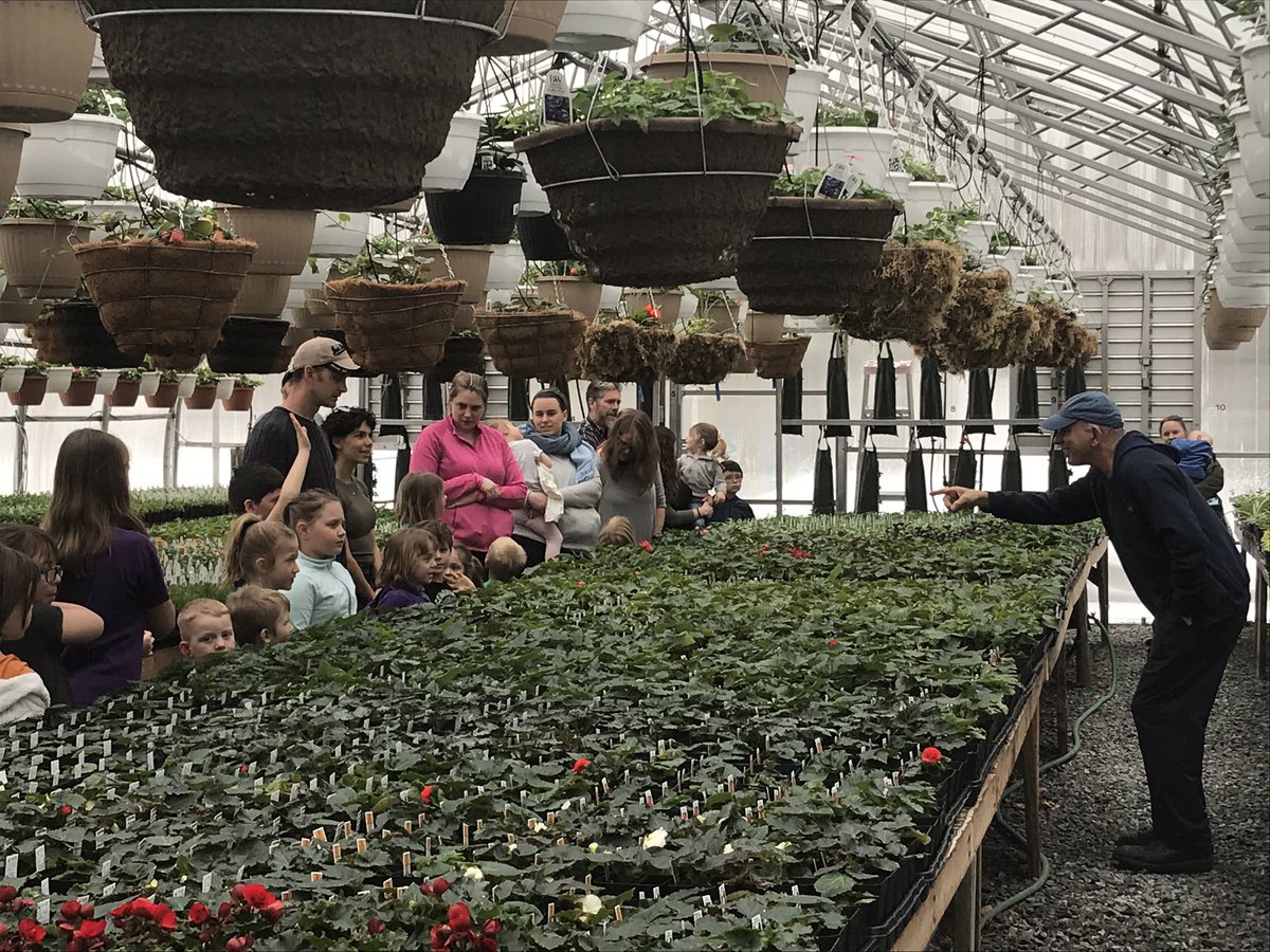 TLDSB_Pathways's tweet photo. What community supported learning opportunities exist for students in your area???
These students are learning outside of the school day with community partners like Muskoka Youth Choir, Little Sprouts Eco-Club and @scoutscanada.
#TLDSBlearns #CommunityPartners #LearnAllTheTime https://t.co/72cntqYQG8