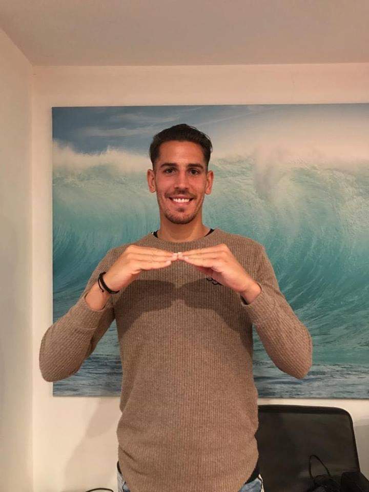 aunex_'s tweet photo. Y desde #Gijón nos llega un nuevo gesto👏🏻👏🏻👏🏻
El del futbolista placentino, jugador en el Real Sporting de Gijón, Alex Alegria. 😃💙♾
¡Muchísimas gracias, Álex!😘
A unas horas de la celebración...2 de abril #DíaMundialDelAutismo https://t.co/NyjtQhmSvq