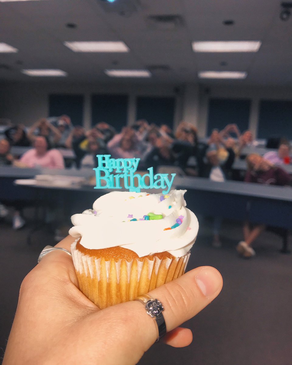 TriSigmaZT's tweet photo. ✭✭𝙷𝚊𝚙𝚙𝚢 𝙱𝚒𝚛𝚝𝚑𝚍𝚊𝚢 𝚝𝚘 𝚘𝚞𝚛 𝚉𝚎𝚝𝚊 𝚃𝚊𝚞 𝚌𝚑𝚊𝚙𝚝𝚎𝚛✭✭ https://t.co/O6nsnDTRkK