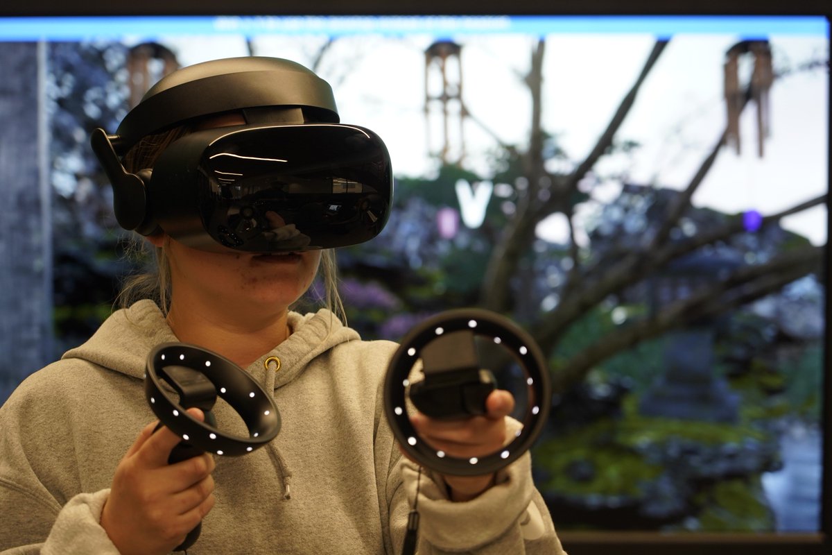 wsupullmancc's tweet photo. We also want to give a big thank you to @uidaho and their College of Art and Architecture for bringing virtual reality equipment to the #CreativeJam. Super cool experience to interact with! https://t.co/gXKGv9tKKC
