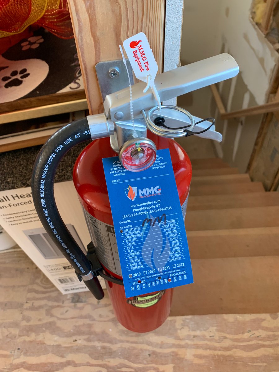 MMGFireINC's tweet photo. @MMGFireINC at Earth Angels Veterinary Hospital for annual fire extinguisher service and installation of some new fire extinguishers. #mmgfire #fireextinguisher #animals #vet #dogs #cats #veterinary #wappingers #poughkeepsie #pkgo #dcrcoc #hudsonvalley #midhudson #firecode https://t.co/fEs75V9VSl