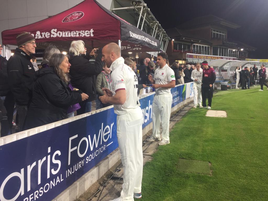 karakaland's tweet photo. More pics from a fantastic evening at @SomersetCCC #kitlaunch #lightlaunch looking forward to #pressday already πππ https://t.co/KgptDfTcoF