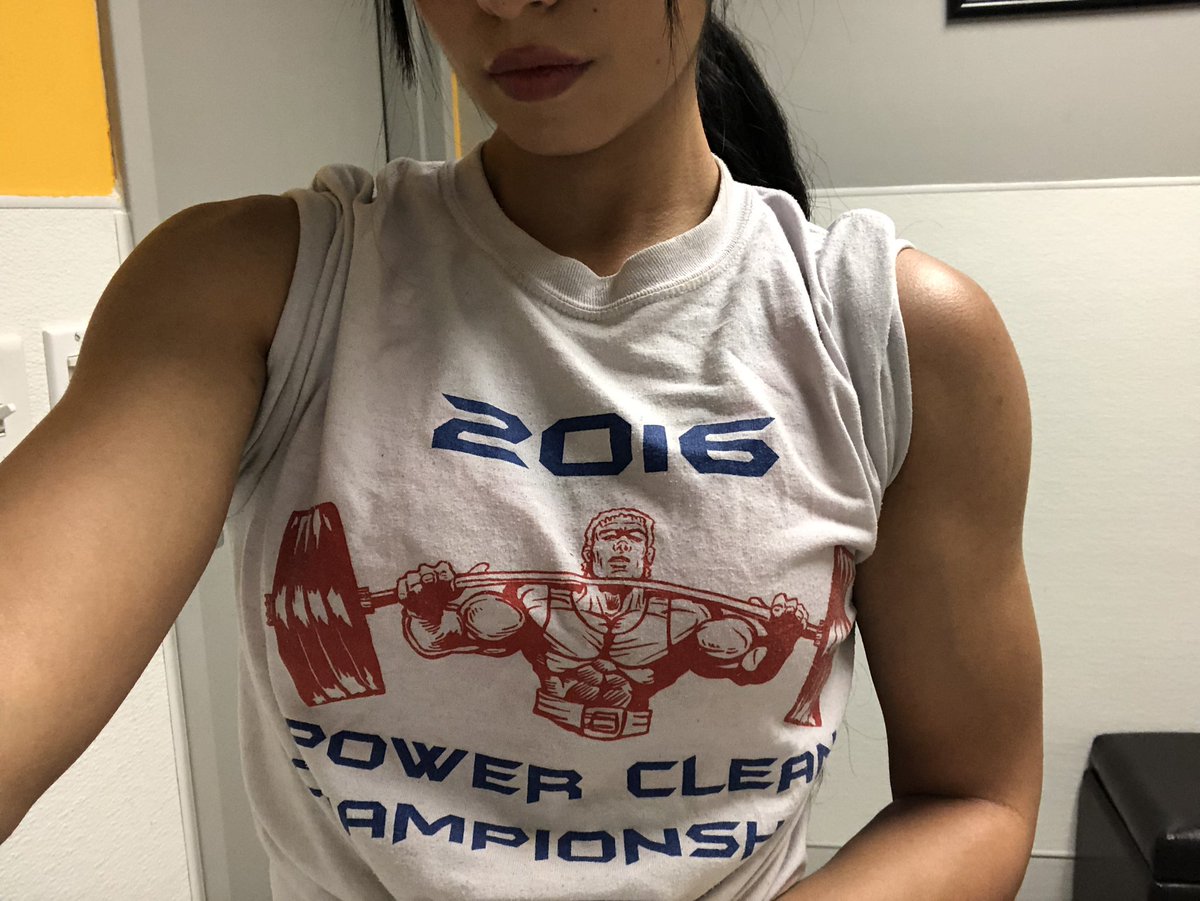 Hoekagayeee's tweet photo. since I hate myself let me appreciate my arms at least https://t.co/vSTcbGSkxQ